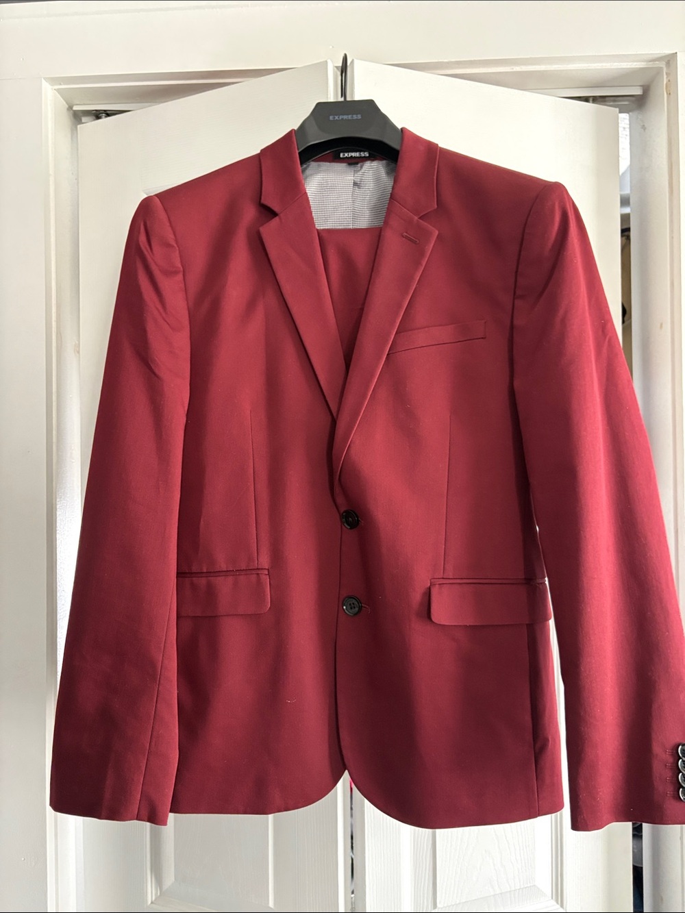 Express Extra Slim 38S Men's Burgundy Two-Button Suit w/ 32x30 Pants